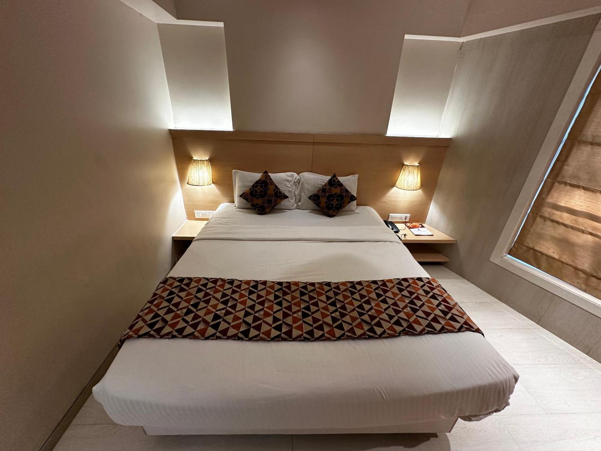 South Coast Hotel Wagle Estate Thane Extérieur photo
