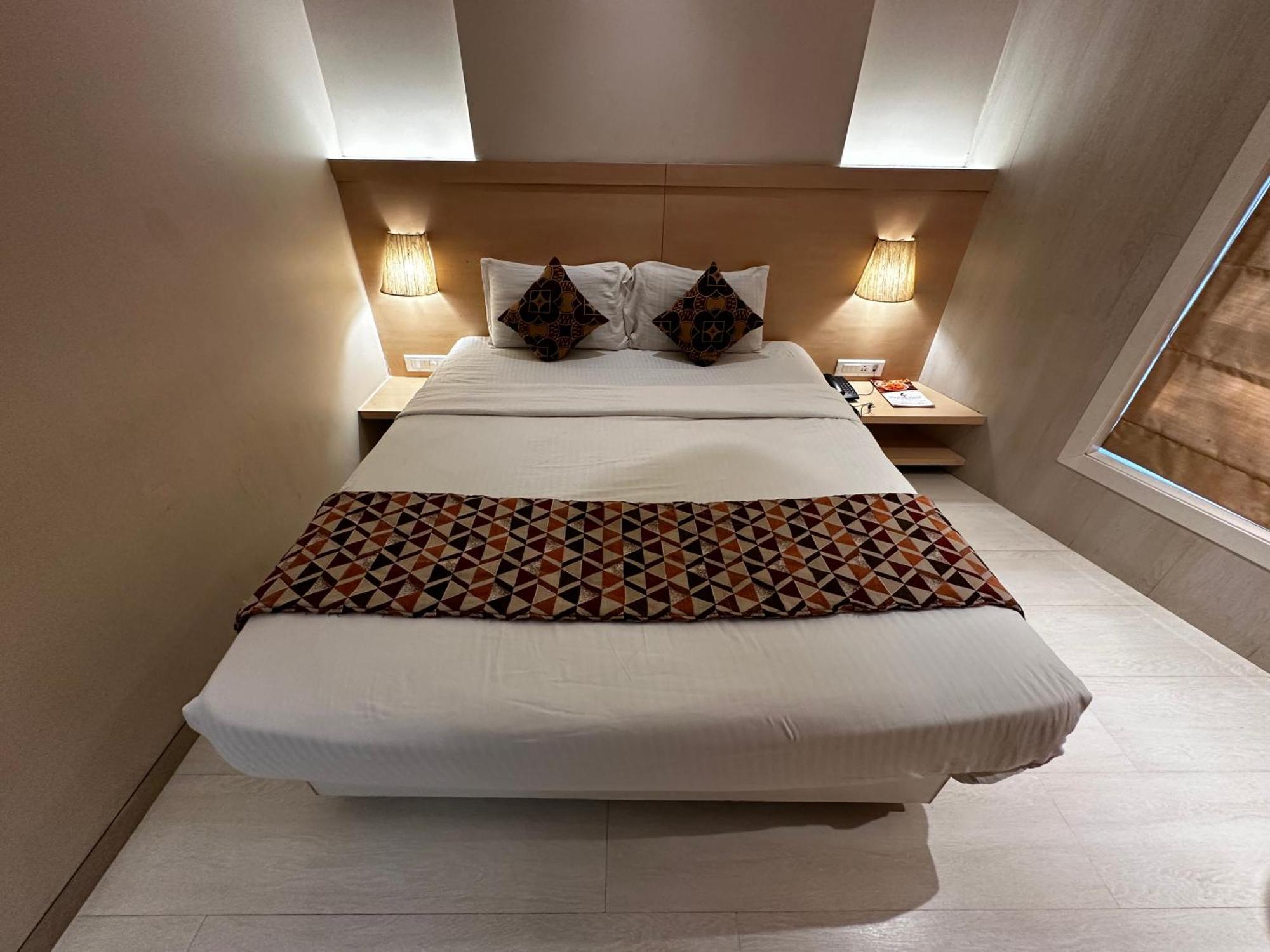 South Coast Hotel Wagle Estate Thane Extérieur photo